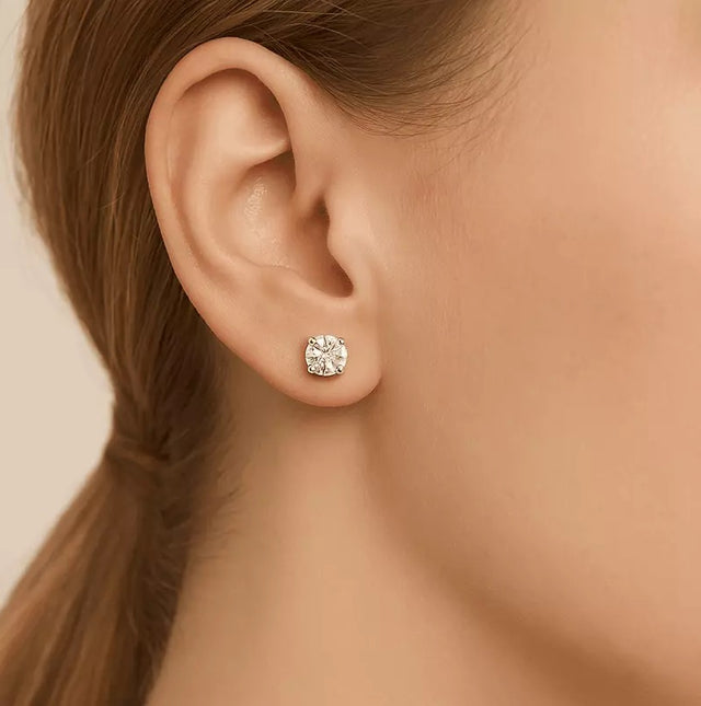 IGI Certified 2.00ct E/VVS2 Lab-Grown Diamond Stud Earrings – 14K Yellow Gold