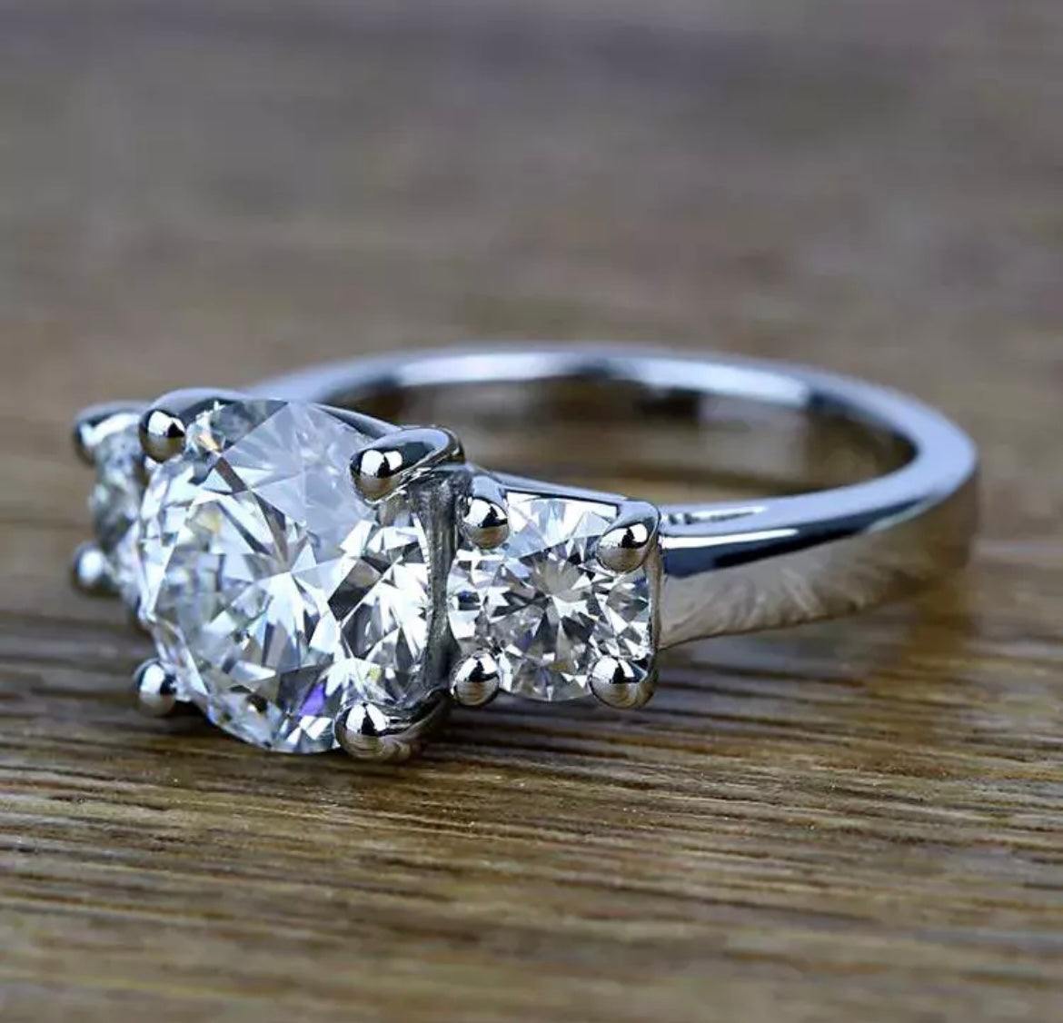 4.00 CT E VS1 Lab Grown Round Cut Diamond Three Stone Engagement Ring IGI 14k