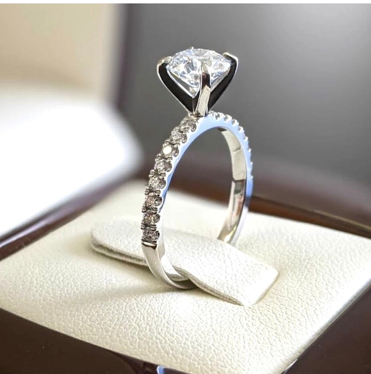 3.55 carat Round Cut IGI Certified Lab Grown Diamond Engagement Ring VVS2 E White Gold 14k