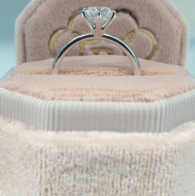 Lab Grown 1 Ct Round IGI Certified Diamond 14K Gold Six Prong Wedding Ring D VS1