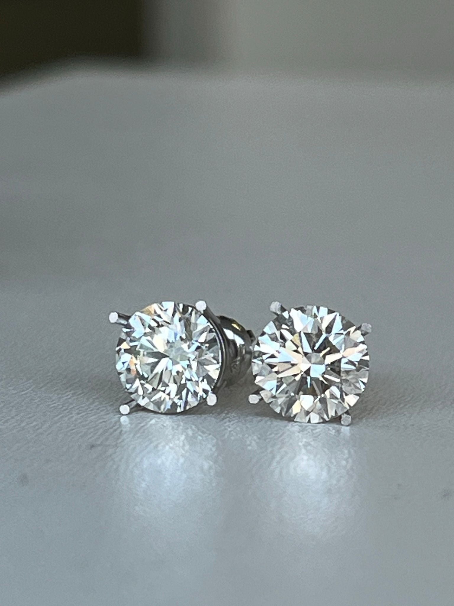 1.00-10.00 Carat Round Lab Grown Diamond Earrings Studs 14K White Gold D VS1 IGI Certified